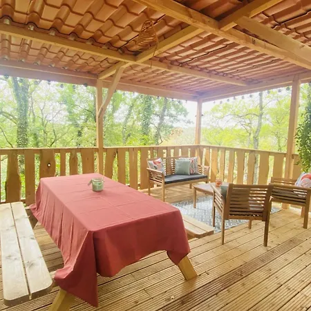 Dans Les Bois شاليه